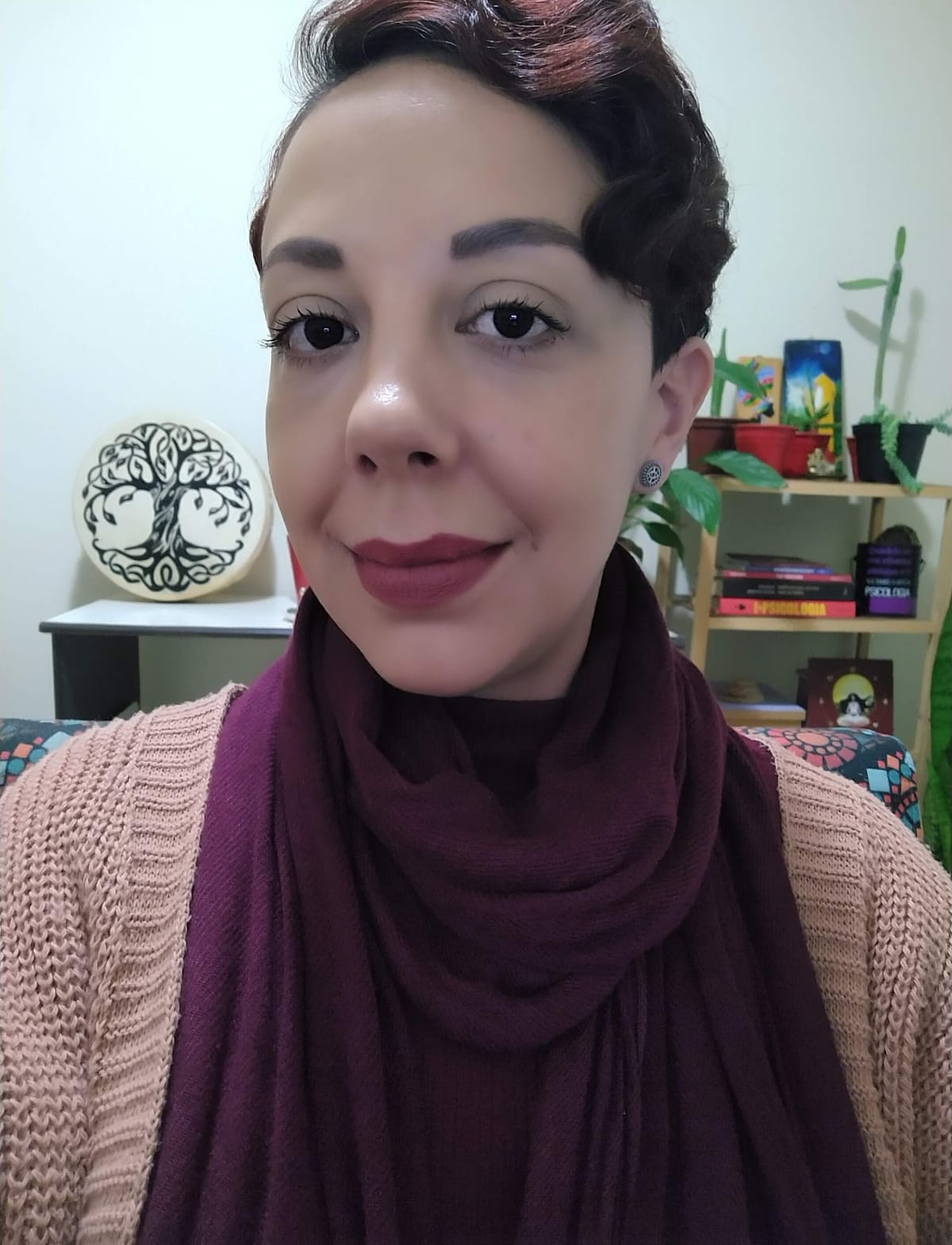 Cristiane Melo - Psicóloga especializada em psicoterapia para mulheres